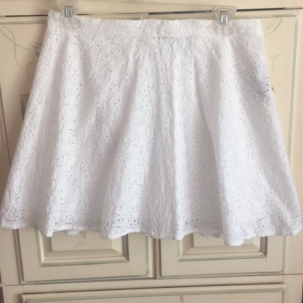 white lace skirt